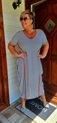 Fashion by Nono Noory maxiruha, apró csíkos-piros 5XL méretben