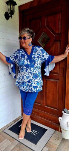 Fashion by Nono Gigi ing, fehér alapon királykék minta 4XL méretben