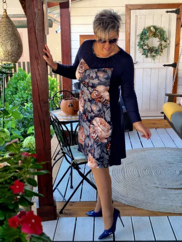 Fashion by Nono Princess ruha, sötétkék-mintás 3XL méretben