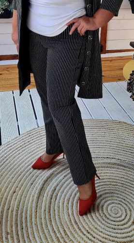 Fashion by Nono Dolly nadrág, fekete-fehér csíkos 5XL méretben