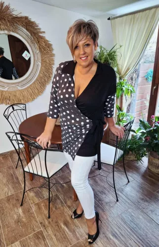 Fashion by Nono Lion átlapolt tunika, fekete-pöttyös XL méretben