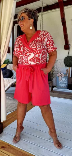 Fashion by Nono Shortos overál, piros-mintás 3XL méretben